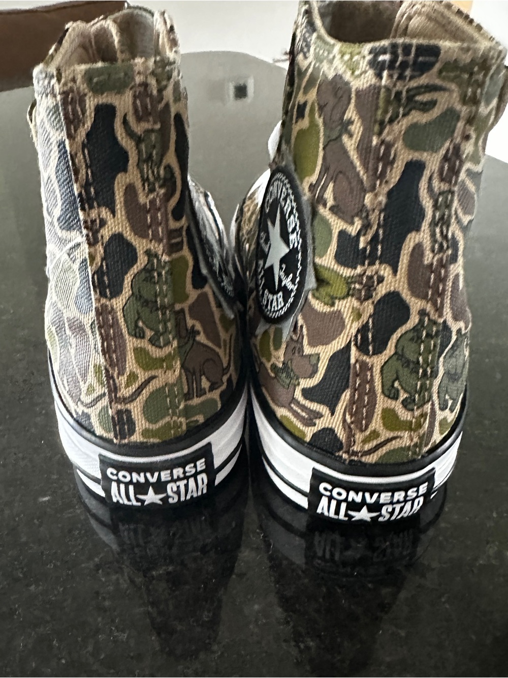 Converse High Top Sneakers in Green Camo and White NWOT - Picture 2 of 4